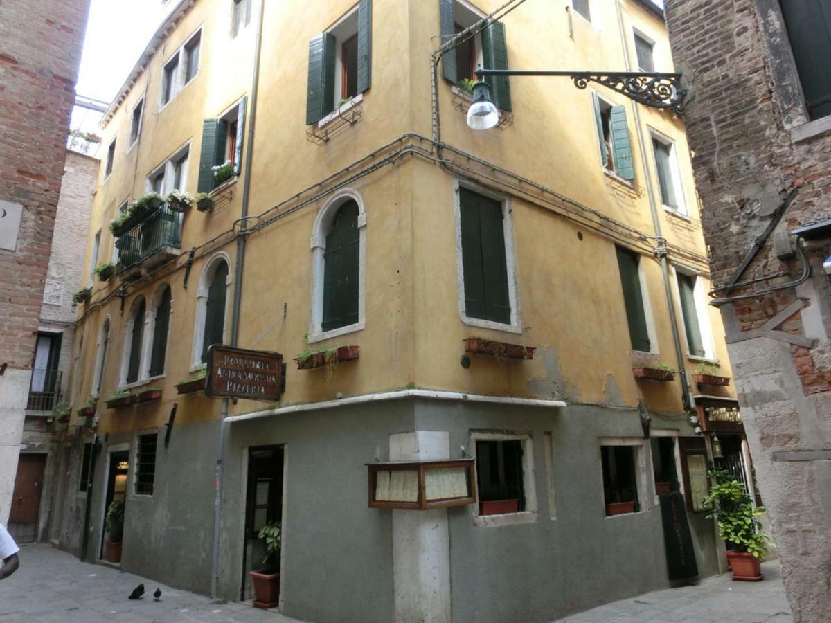 Classic Three Minutes From St Marc'S Square Apartment Venice Exterior photo